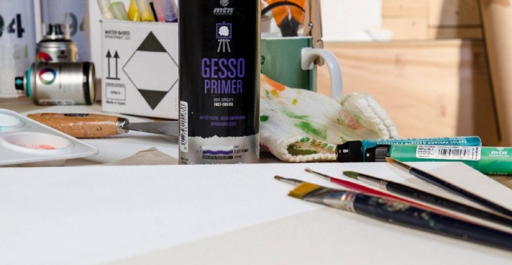 Discover the quality of our gesso canvas primer